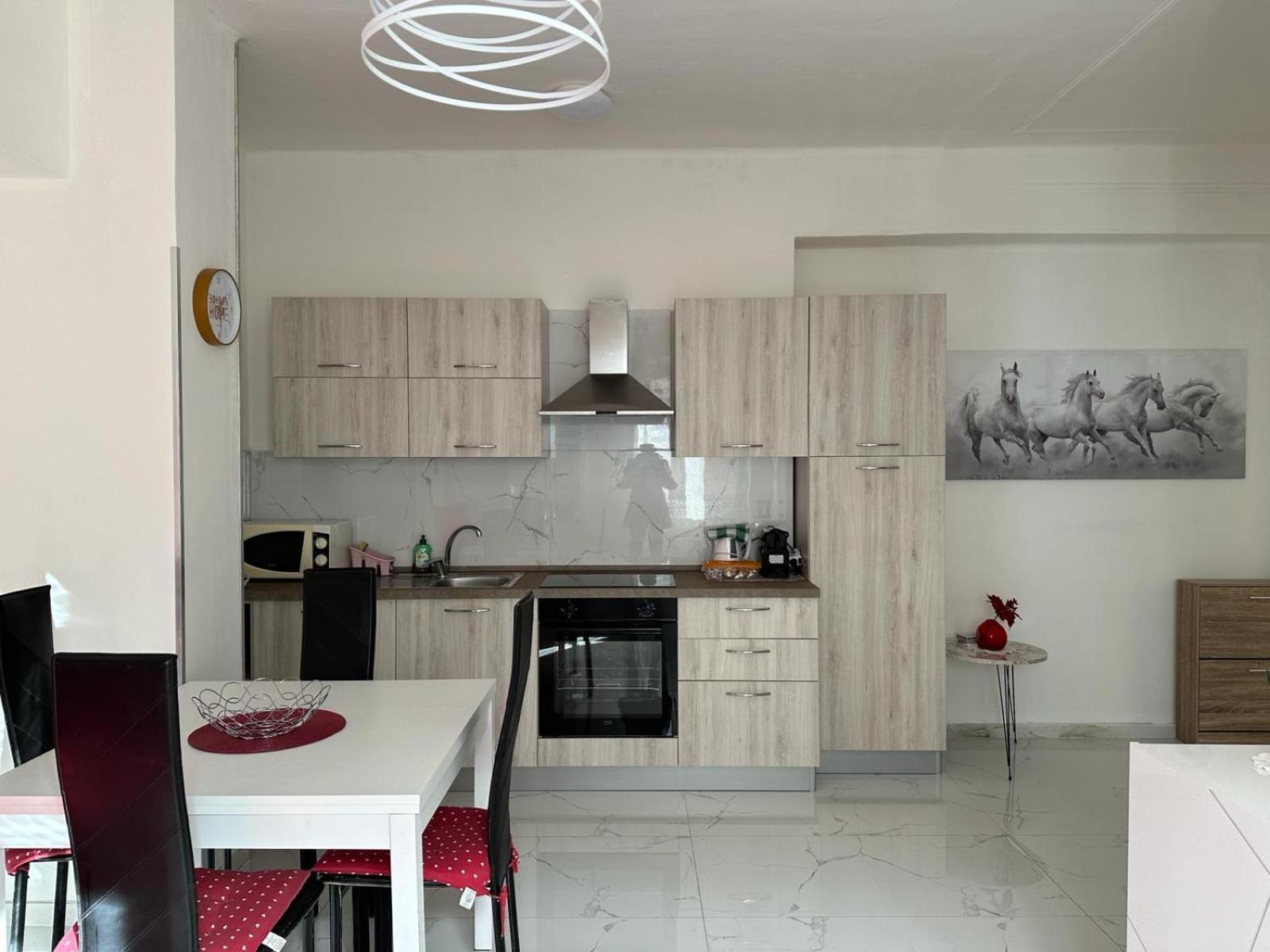 Wh - Dolce Vita - Bilocale - 5 Minuti Dal Centro - Parcheggio Gratuito - Wifi Санремо Экстерьер фото